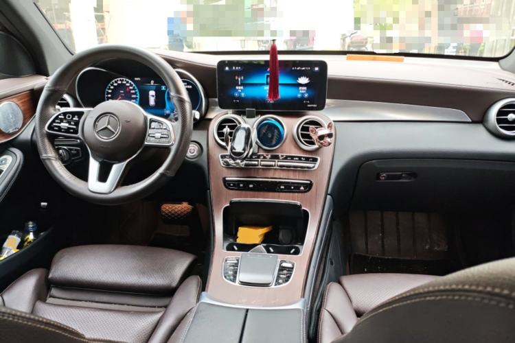 Used Mercedes-Benz GLC 2020 GLC 300 L 4MATIC Dynamic Edition Center Console