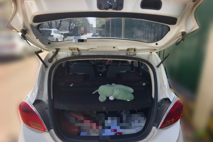 Used CHANGAN Benni 2015 1.4L Manual Luxury Model China V Standard Trunk