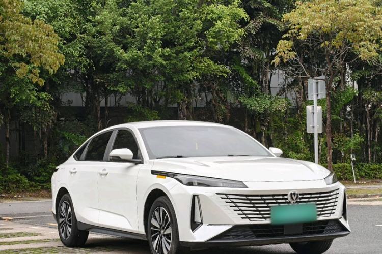 Used CHANGAN Eado PHEV 2025 Smart New Blue Whale 145KM High-Energy Edition
