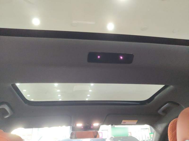 Used Li Auto L8 2023 Pro Model — 17
