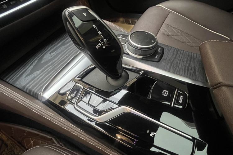 Used BMW 5 Series 2021 530Li Leading Model M Sport Package Gear Lever