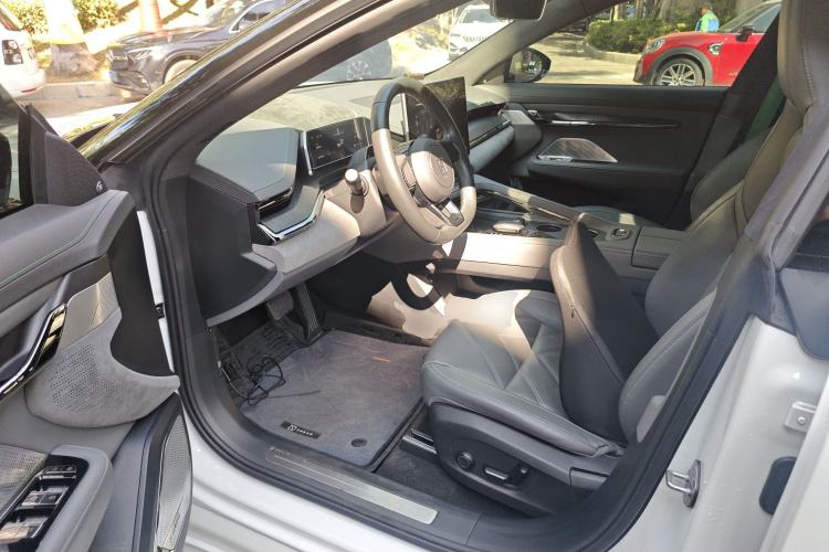 Used Zeekr 001 2023 WE Edition 100 kWh
