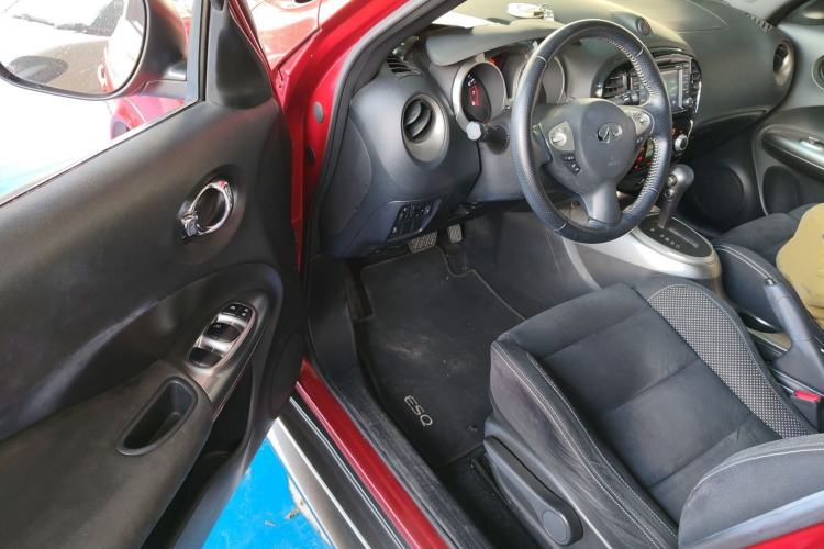 Used Infiniti ESQ 2014 1.6L Spontaneous Edition
