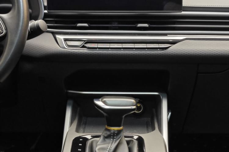 Used Geely Auto Emgrand 2023 4th Generation Champion Edition 1.5L CVT Prestige Model Interior 11