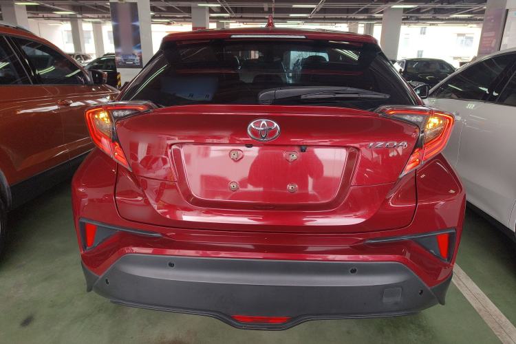 Used Toyota IZOA 2020 2.0L Yichi Version
