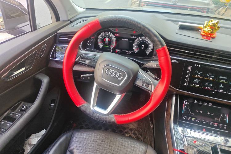 Used Audi Q7 2022 55 TFSI quattro S line Sport model