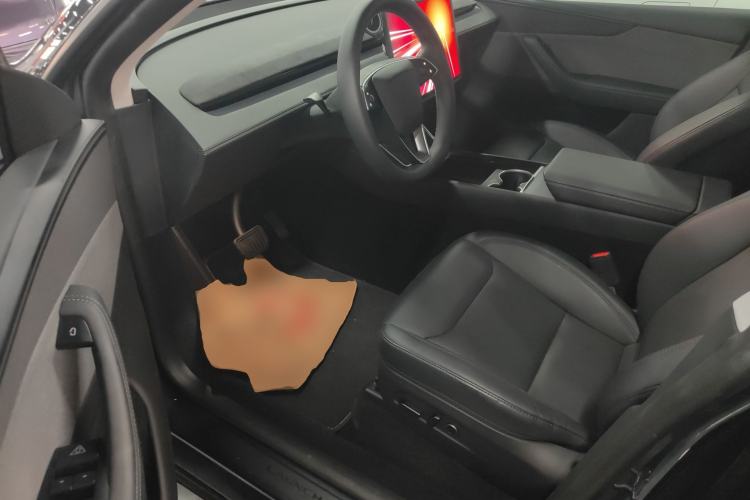 Used Tesla Model Y 2025 Rear-Wheel Drive First Edition Driver Seat