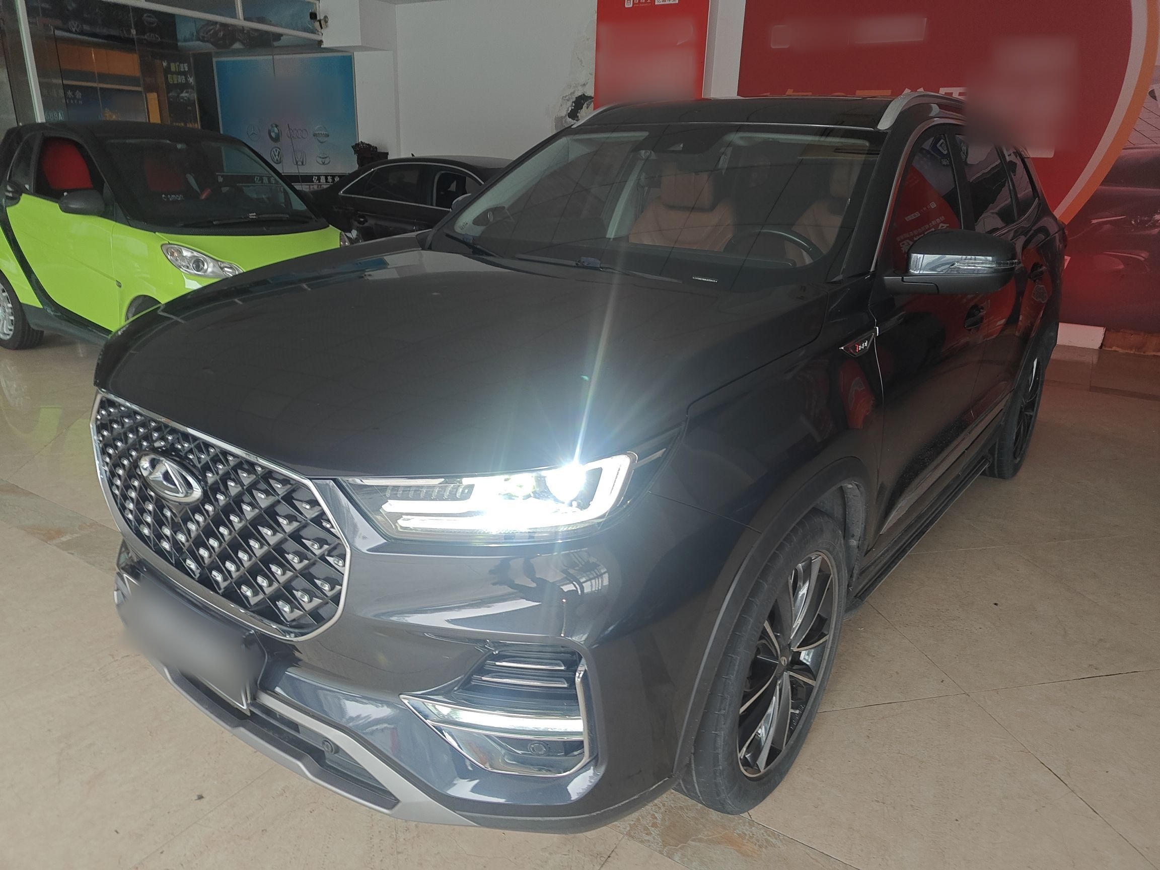 Под передней частью автомобиля