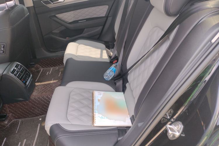 Used Volkswagen Magotan 2023 2 Million Units Limited Edition 330TSI DSG Leading Version Left Rear Seat