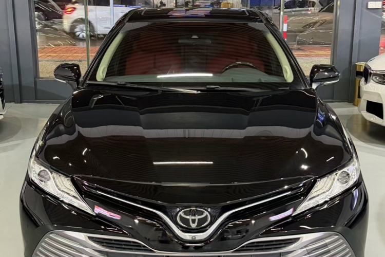 Used Toyota Camry 2018 2.0G Luxury Edition Interior 3