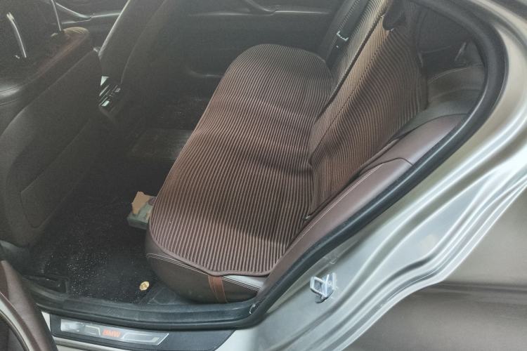 Used BMW 5 Series 2014 525Li Luxury Design Package
