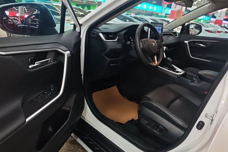 Used Toyota RAV4 2021 2.0L CVT Two-Wheel Drive Fashion PLUS Edition