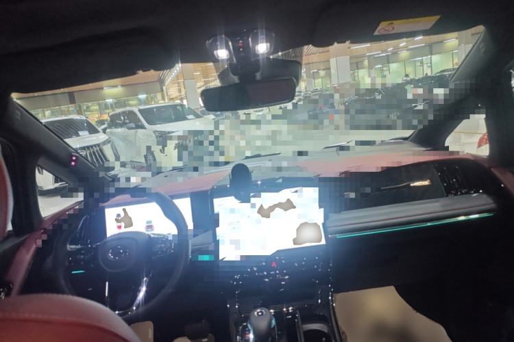 Used GAC Trumpchi M8 2023 Zongshi Series 400T Flagship Edition Center Console