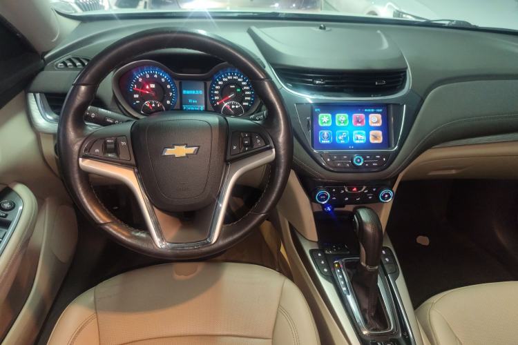 Used Chevrolet Malibu 2017 1.5T Automatic Luxury Edition Steering Wheel