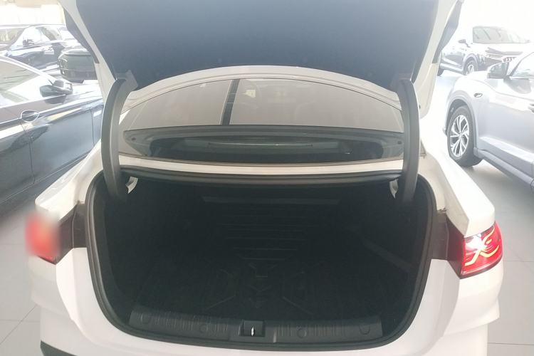 Used BYD Qin L 2025 DM-i Smart Drive 120KM Superior Model
