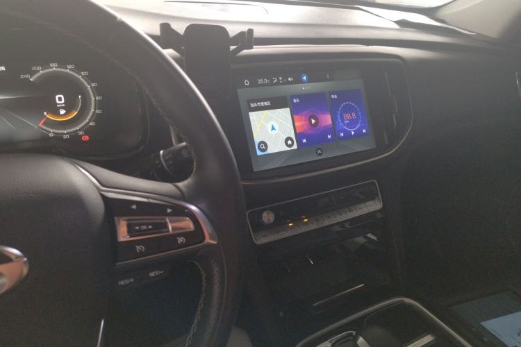 Used GAC Trumpchi GS8 2020 390T Two-Wheel Drive Luxury Smart Connectivity Version (7 Seats) Center Console