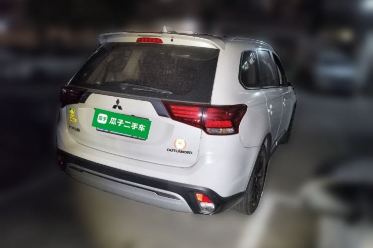 Used Mitsubishi Outlander 2019 2.0L Two-Wheel Drive Comfort Edition 7-Seater China VI Standard Rear Right 45 Deg