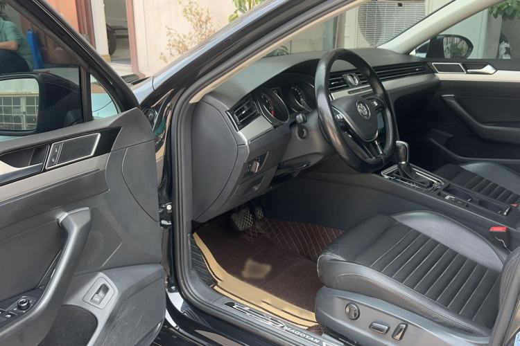 Used Volkswagen Magotan 2018 330TSI DSG Advanced Model
