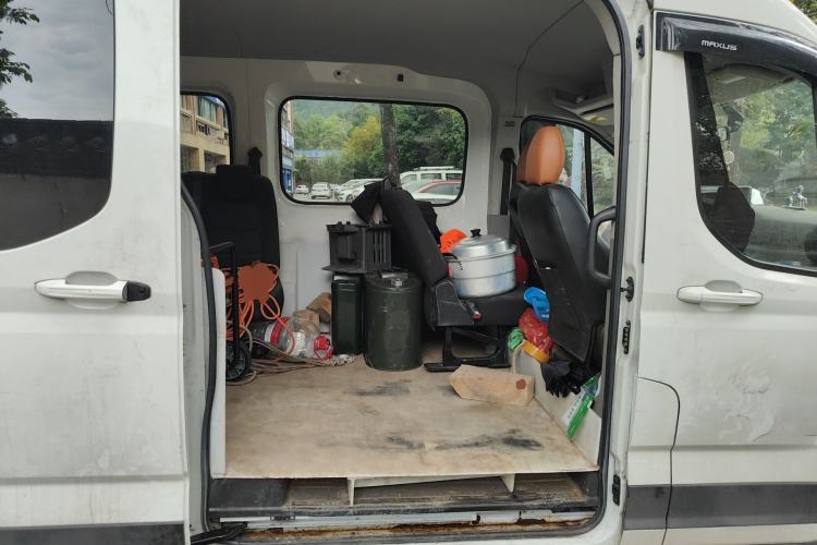 Used SAIC MAXUS Xintu V90 2021 2.0T Manual Zhiyun King Rear-Drive Single-Tire Long Wheelbase High-Roof 7-Seater Left Rear Seat