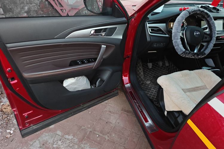 Used CHANGAN CS35PLUS 2018 1.6L Manual Changlian Edition China V Standard
