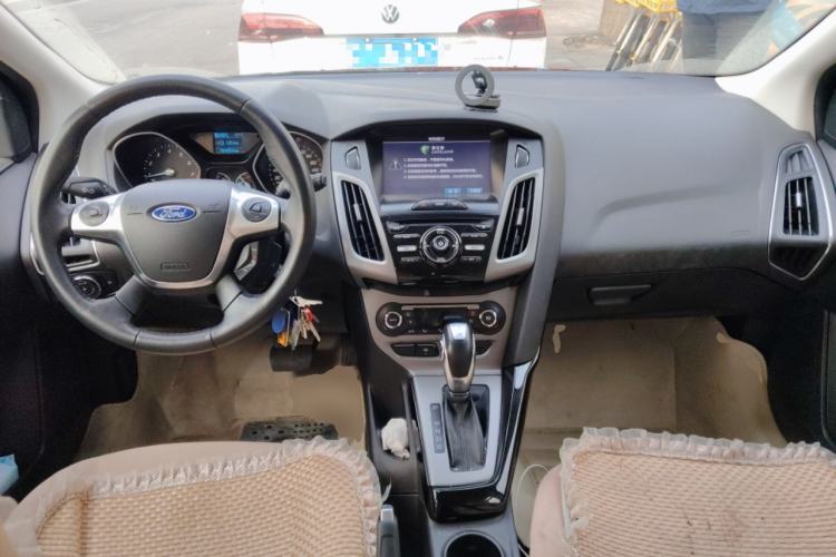 Used Ford Focus 2012 Hatchback 1.6L Automatic Fashion Edition
