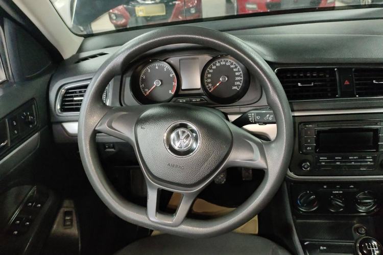 Used Volkswagen Lavida 2015 1.6L Manual Fashion Edition