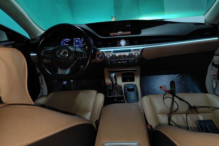 Used Lexus ES 2015 300h Comfort Edition