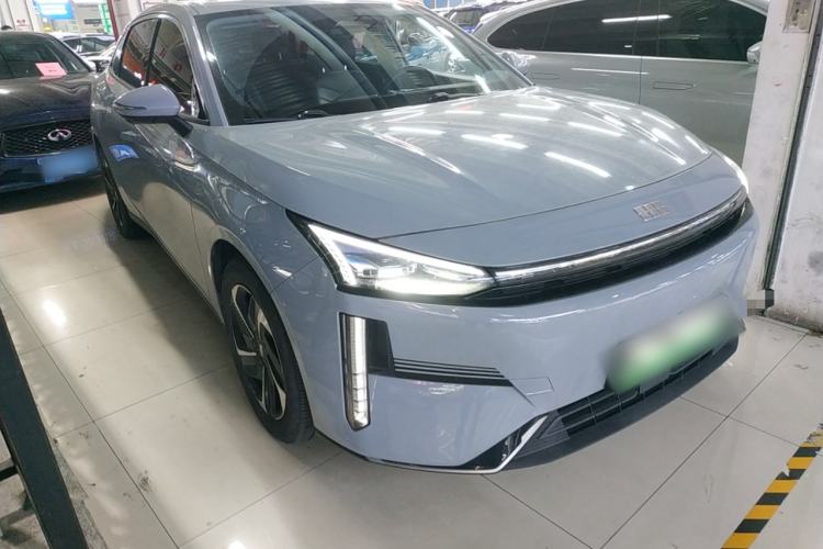 Used Geely Galaxy L6 2024 125km PLUS Dragon Edition Front Right 45 Deg