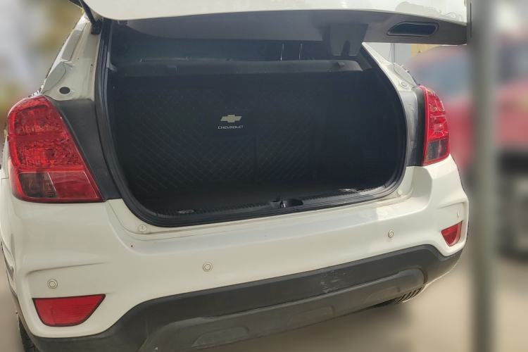 Used Chevrolet Trax 2017 1.4T Automatic Two-Wheel Drive Comfort Version Trunk