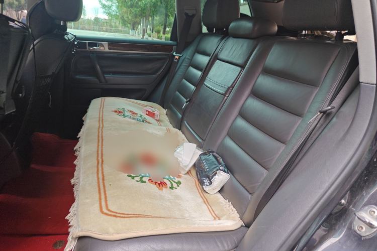 Used Volkswagen Touareg 2006 3.2L Luxury Edition Left Rear Seat