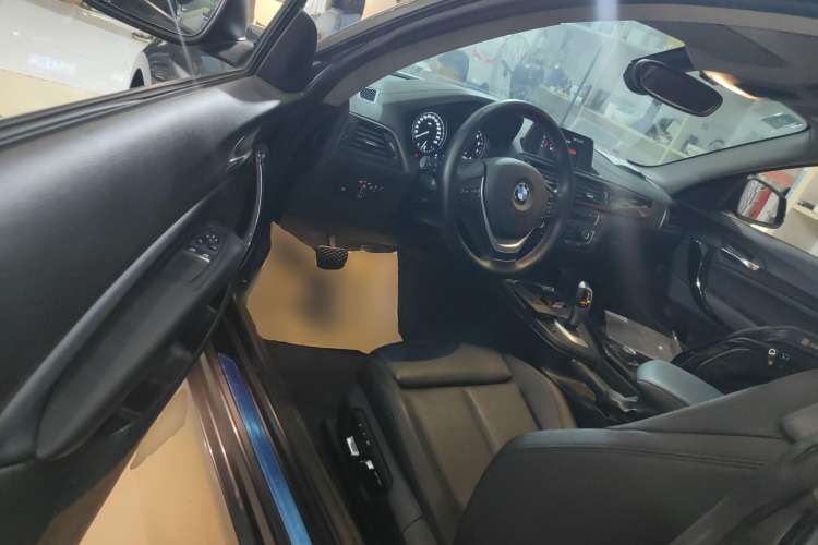 Used BMW 2 Series 2019 225i Sport Design Package Driver Seat