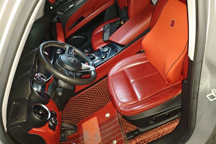 Used Alfa Romeo Stelvio 2017 2.0T 200HP Luxury Edition Left Front Seat