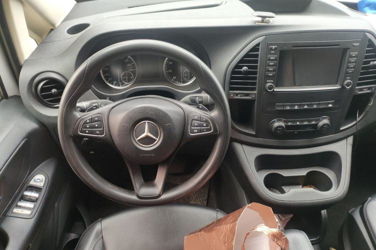 Used Mercedes-Benz Vito 2016 2.0T Elite Version 9-seater