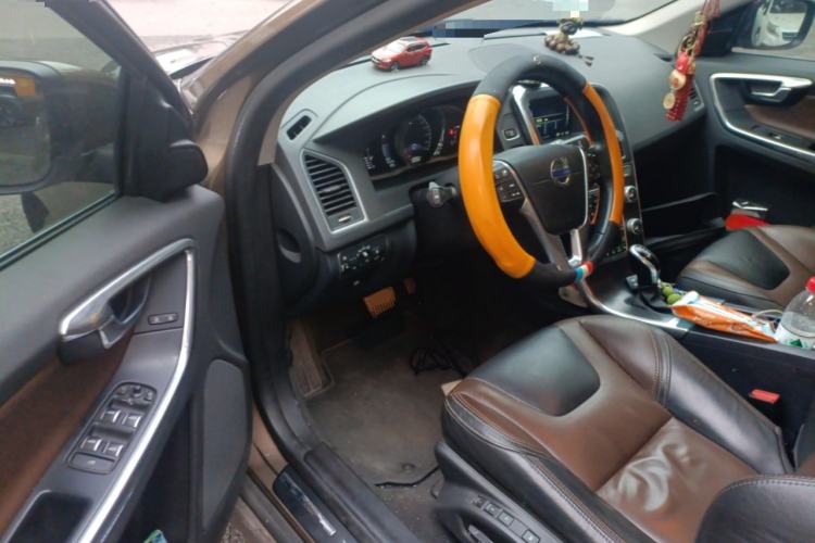 Used Volvo XC60 2015 T5 AWD Zhiyuan Edition
