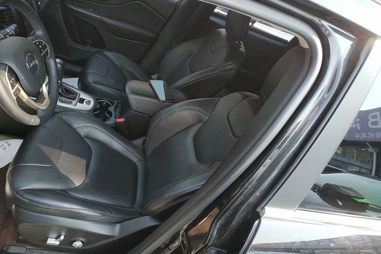 Used Jeep Cherokee 2017 2.4L Excellence Edition
