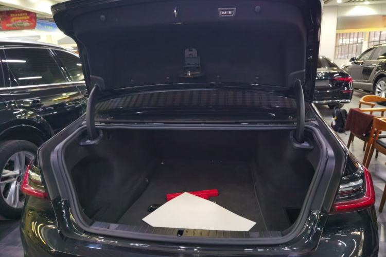 Used BMW 7 Series 2021 740Li Leading Edition Luxury Package
