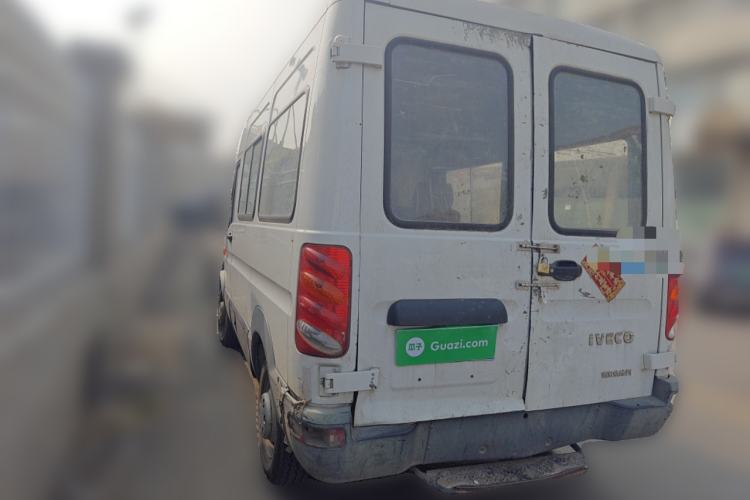 Used Iveco Power Daily 2017 2.5T Classic A32 Mid-Roof 6-7 Seater Bus 47Z5
