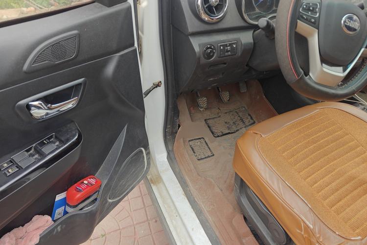 Used SWM X3 2017 1.6L Manual Fashion Model
