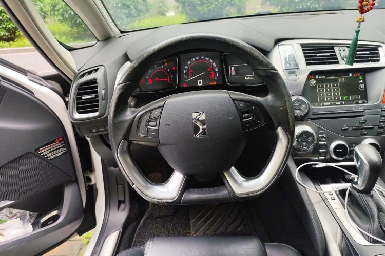 Used DS 5 2015 1.6T Luxury Edition THP160 Steering Wheel