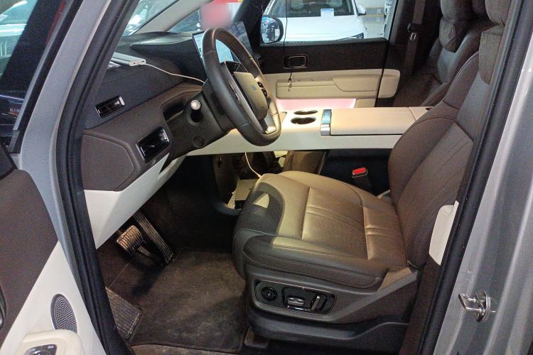 Used Li Auto MEGA 2024 Ultra Model