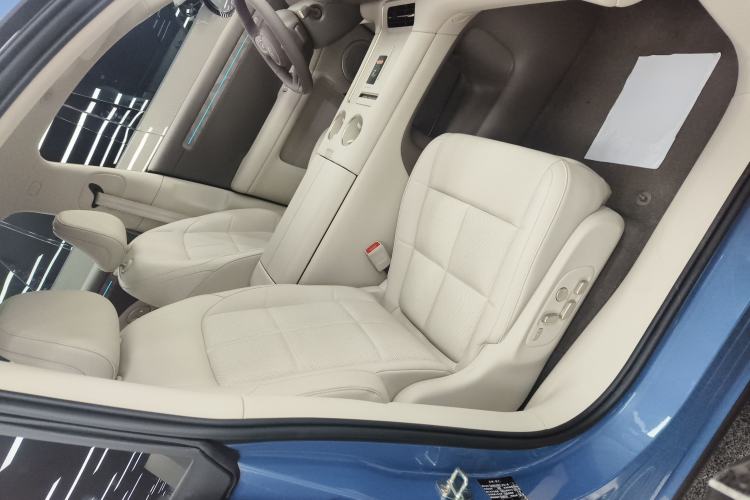 Used IM LS6 2026 Model Range-Extending 66 Max Right Front Seat