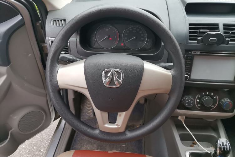 Used BAIC Weiwang M20 2014 1.5L practical type BJ415A Steering Wheel