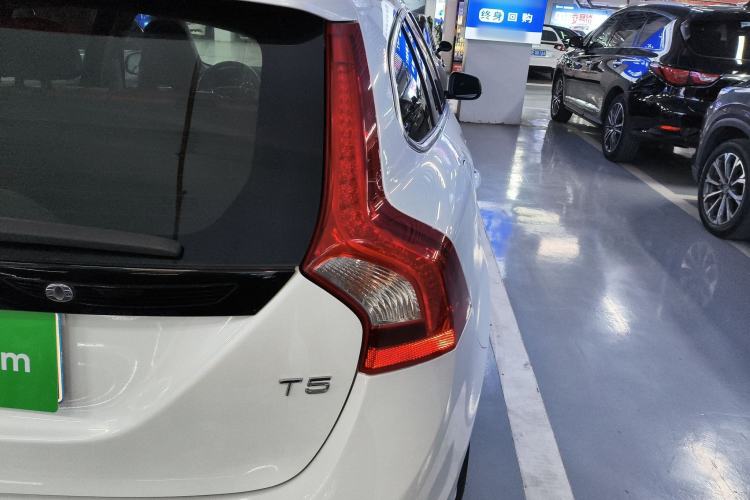 Used Volvo V60 2014 Restyled T5 Zhiya Edition