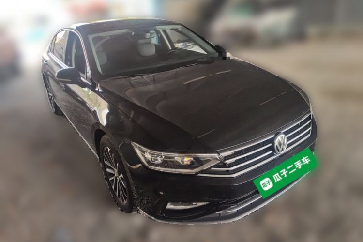 Used Volkswagen Magotan 2020 330TSI DSG Luxury Edition Front Right 45 Deg