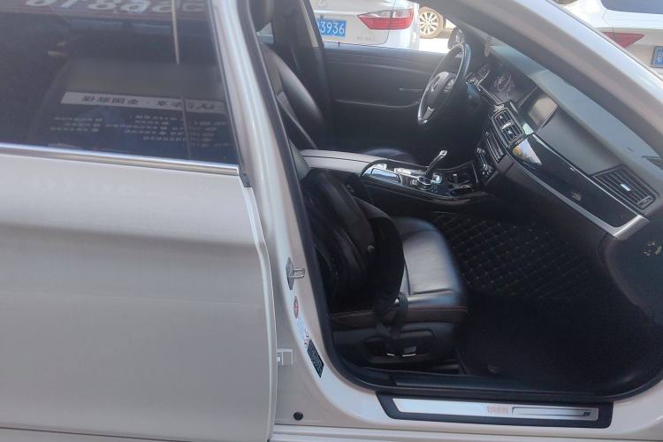 Used BMW 5 Series 2014 525Li Luxury Design Package Right Front Seat