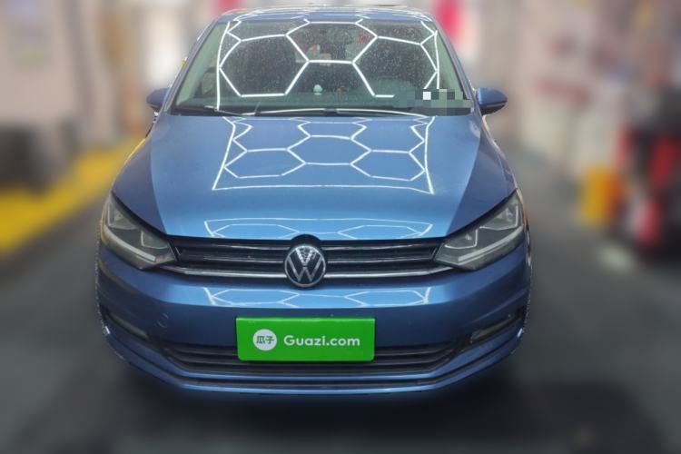 Used Volkswagen Touran 2016 Volkswagen Touran L 280TSI Manual Trend Edition Front