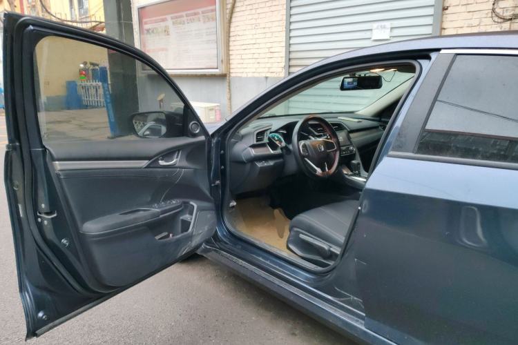 Used Honda Civic 2016 220TURBO CVT Luxury Edition
