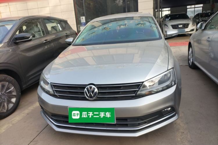 Used Volkswagen Sagitar 2015 1.6L Automatic Comfort Model
