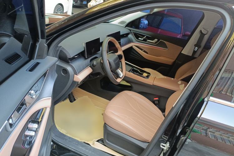 Used Chery Tiggo 8 L 2024 2.0T Two-Wheel Drive Luxury Edition 5 Seats
