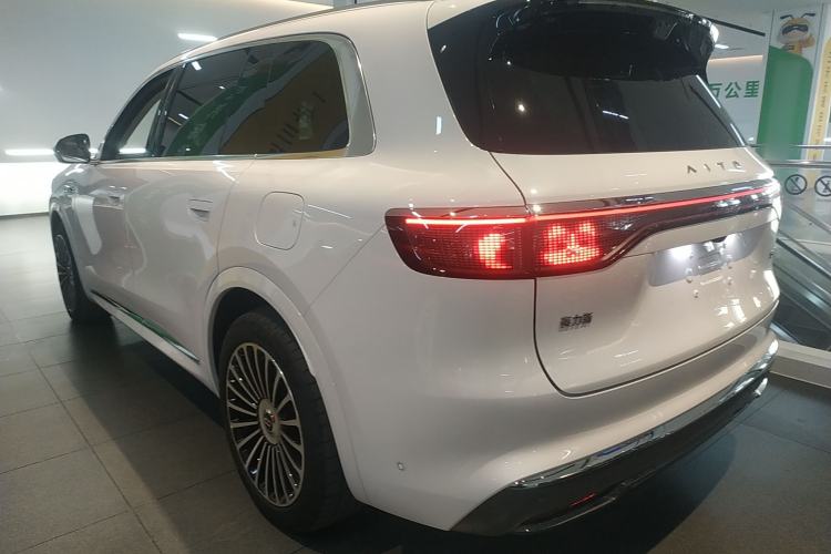 Used Hima AITO M8 2025 Extended-Range Ultra Version 53.4 kWh 6-Seater Edition Rear Left 45 Deg